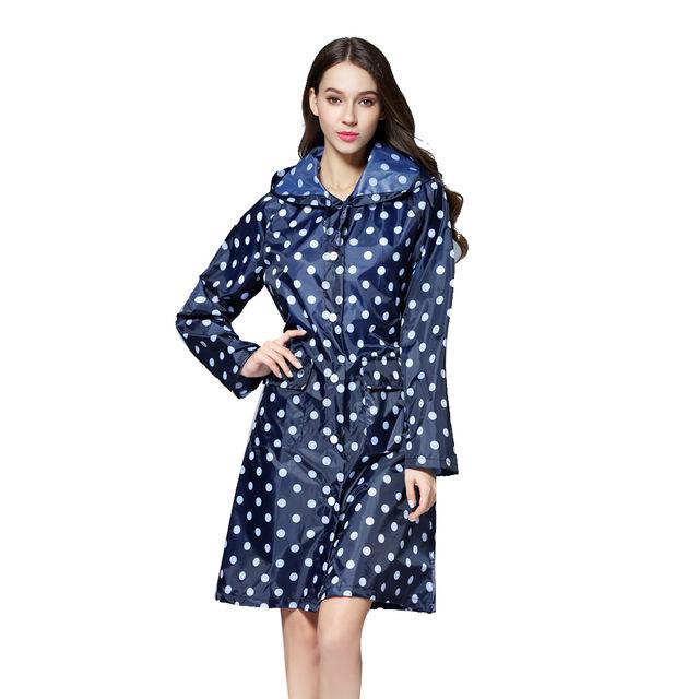 Lataa kuva gallerian katseluohjelmaan Breathable travel raincoat
