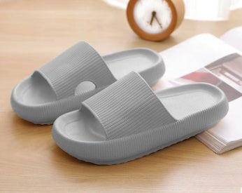 Lataa kuva gallerian katseluohjelmaan Soft Home Couple Slippers
