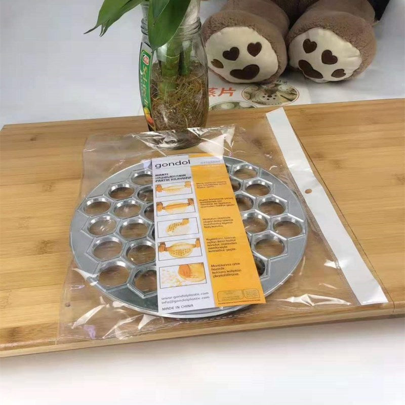 Lataa kuva gallerian katseluohjelmaan Pelmeni dumpling mold
