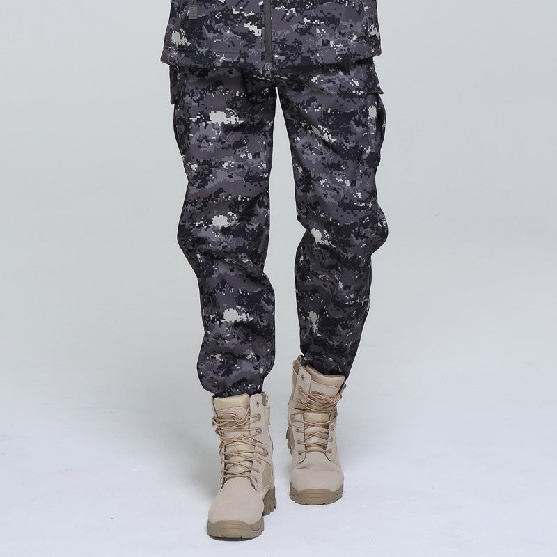 Lataa kuva gallerian katseluohjelmaan Outdoor Men's Fleece Soft Shell Pants Breathable And Windproof Wear-resistant
