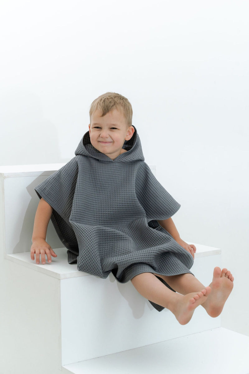 Lataa kuva gallerian katseluohjelmaan Waffle Fabric Kids' Poncho
