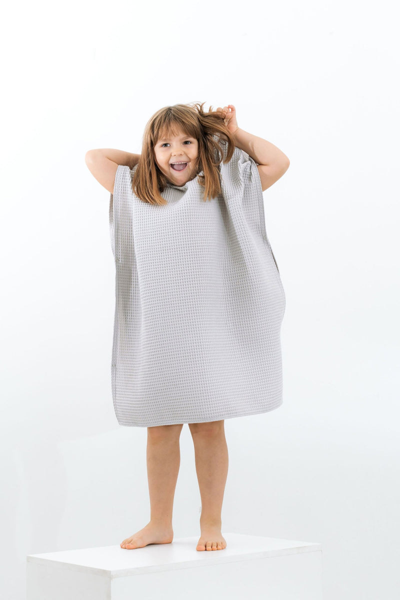 Lataa kuva gallerian katseluohjelmaan Waffle Fabric Kids' Poncho
