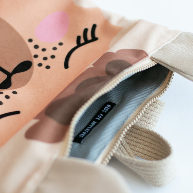 Lataa kuva gallerian katseluohjelmaan Kids backpack - Llama
