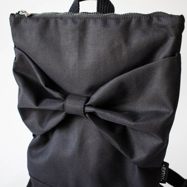 Lataa kuva gallerian katseluohjelmaan Waterproof Backpack - Black Bow
