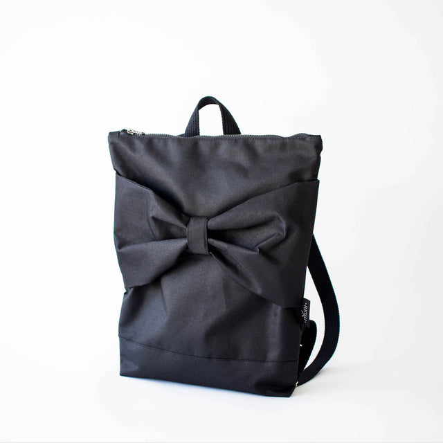 Lataa kuva gallerian katseluohjelmaan Waterproof Backpack - Black Bow
